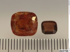 Foto von Granat (Grossular, Hessonit) (NHMW-MIN-Ab5766)